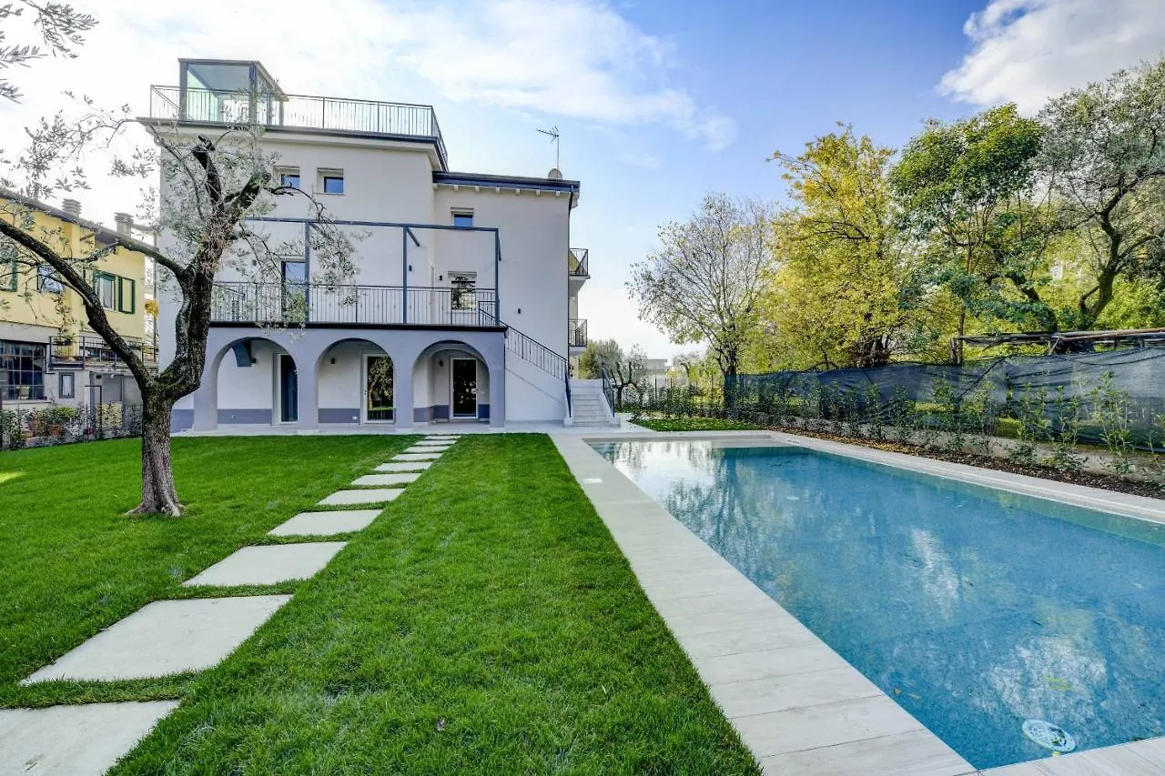 Maison Bellini Number 3 Toscolano-Maderno 0*,  Italia